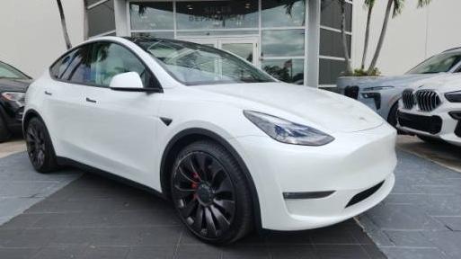 TESLA MODEL Y 2021 5YJYGDEF5MF266883 image